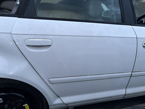 AUDI A3 8P LATE USED RHR DOOR SHELL IN WHITE Y9C PAINT CODE