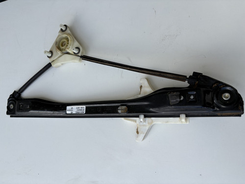 VW AMAROK USED LHR WINDOW REGULATOR 2H7 839 401 B