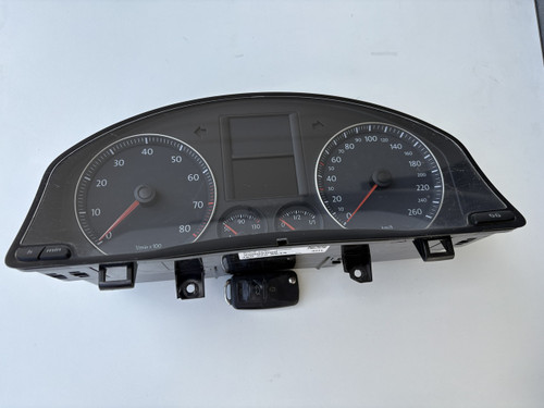 VW GOLF MK5 1.6 PETROL USED INSTRUMENT CLUSTER WITH MATCHING KEY 1K0 920 864 A