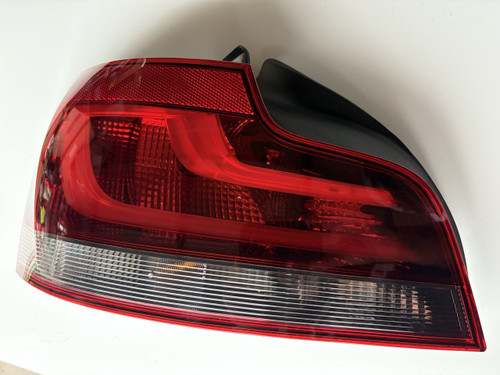 BMW E82 E88 LATE USED LH TINTED TAIL LIGHT 68 21 7 327 273 - 01