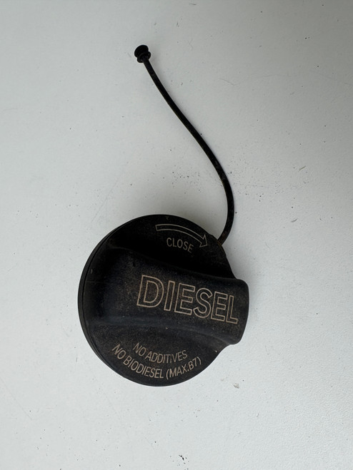 BMW F SERIES USED DIESEL FUEL CAP