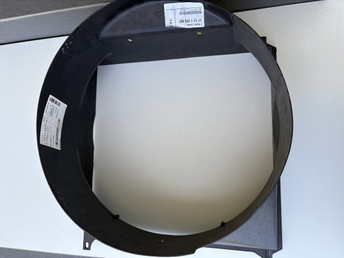 BMW E36 4 CYLINDER NEW GENUINE FAN SHROUD 17 11 1 723 067