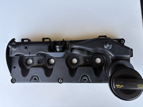VW TRANSPORTER MULTIVAN T5 2L TDI USED ENGINE ROCKER COVER 03L 103 469 G