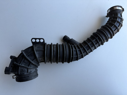 VW TRANSPORTER 2L TDI USED AIR INTAKE HOSE 7E0 129 627 C