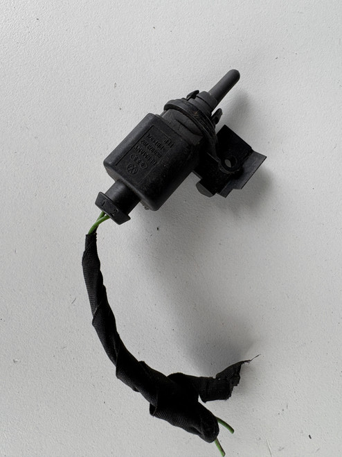 VW GOLF MK6 USED OUSTIDE TEMP SENSOR WITH WIRING PLUG