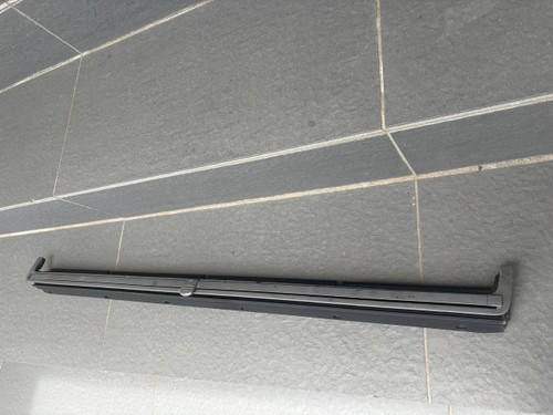 VW MULTIVAN USED RH SLIDING DOOR PULL UP SHADE IN GREY 7H5 867 028 AB USF