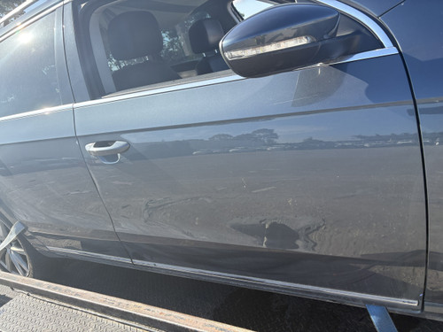 VW PASSAT WAGON 3C FACE LIFT USED RHF DOOR SHELL IN ISLAND GREY METALIC K7X