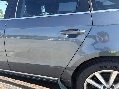 VW PASSAT WAGON 3C FACE LIFT USED LHR DOOR SHELL IN ISLAND GREY METALIC K7X