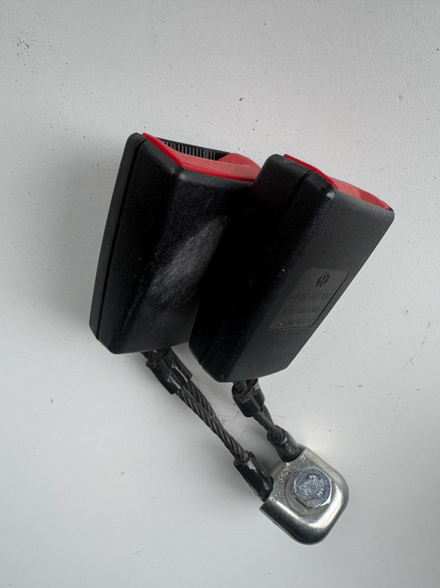 VW POLO 9N USED REAR SEAT BELT BUCKLES 6Q0 867 488 E QVZ