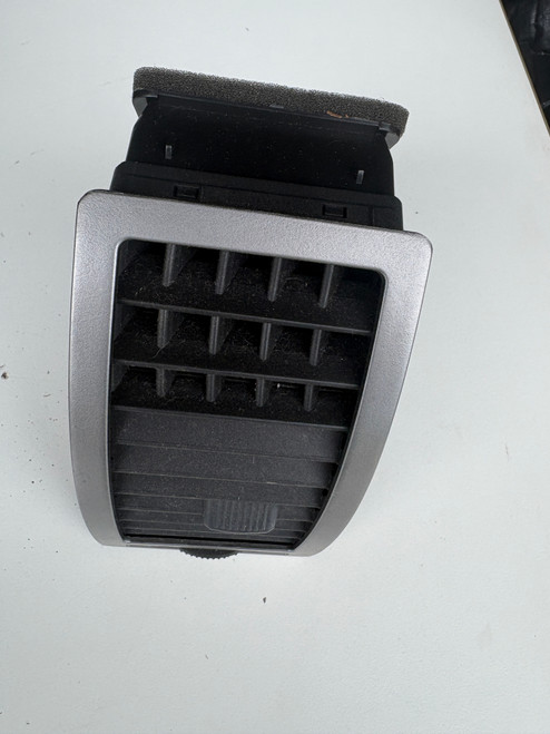 VW POLO 9N USED LH AIR VENT 6Q0 819 703