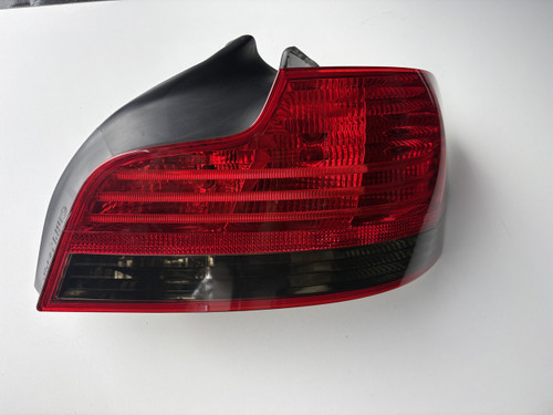 BMW E82 E88 LATE USED RH TINTED TAIL LIGHT 63 21 4 869 810 - 01