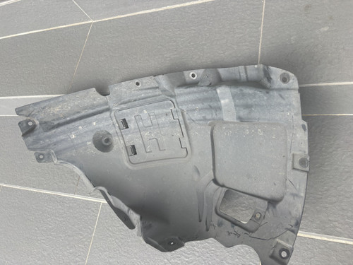 BMW F20 USED RHF INNER GUARD LINER 276487 10