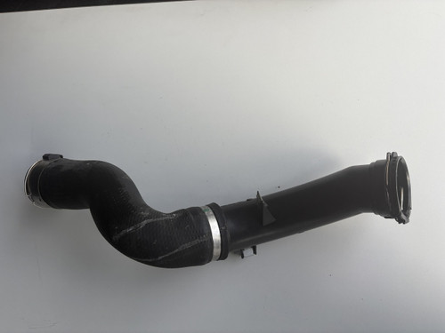 BMW F20 USED INTERCOOLER PRESSURE PIPE 7597587-04