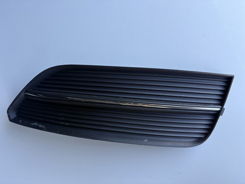 AUDI A3 8V USED RH LOWER BAR GRILLE 8V3 807 602