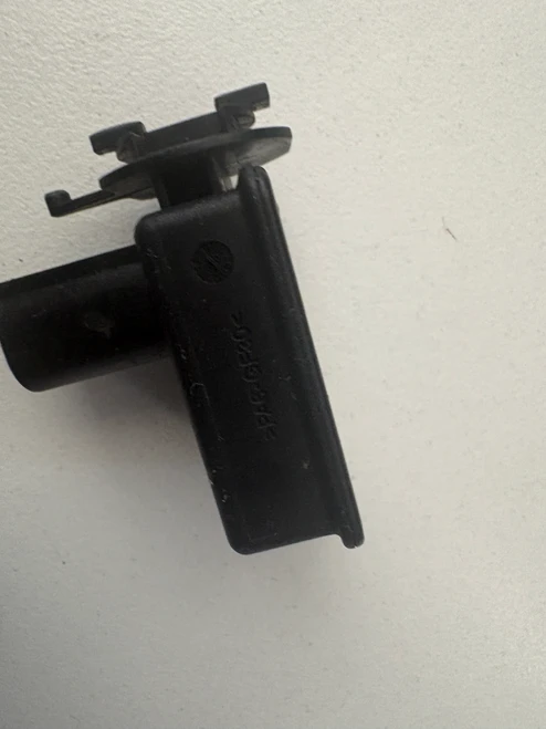 BMW E88 E90 USED AIR QUALITY SENSOR 6411 6988303-03
