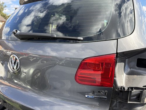 VW TIGUAN 5N USED TAILGATE SHELL IN PEPPER GREY D7R PAINT CODE