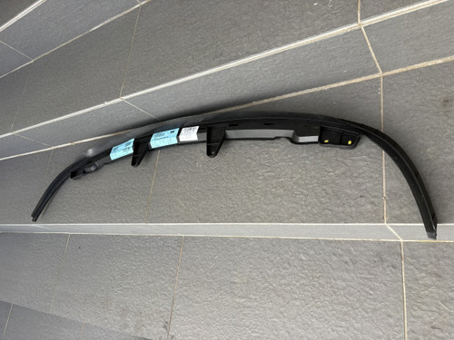 VW GOLF MK6 NEW GENUINE LOWER BAR INSERT 5K0 805 915 9B9