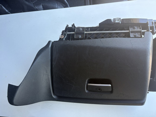 BMW E88 USED BLACK LOCKABLE GLOVE BOX 9121797-10