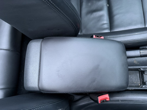 VW GOLF MK6 USED LEATHER CENTRE ARM REST