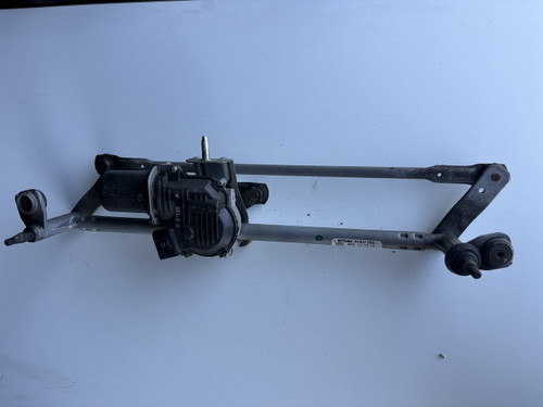 VW GOLF MK6 CONVERTIBLE USED WINDSCREEN WIPER MOTOR AND LINKAGES 5K7 955 023 C   5K7 955 119 C