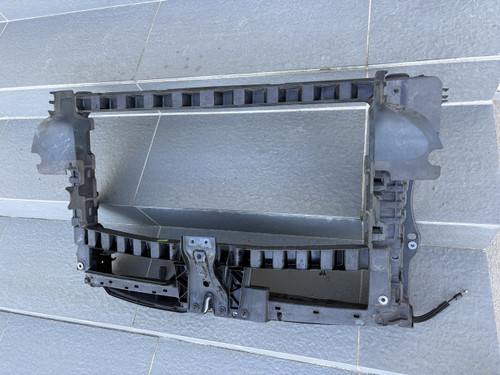 VW GOLF MK6 USED RADIATOR SUPPORT PANEL 5K0 805 588 E/G