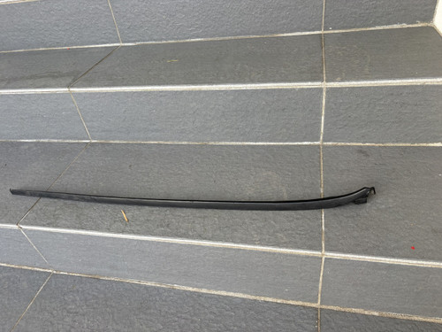 VW GOLF MK6 CONVERTIBLE USED RH WINDSCREEN TRIM 5K7 854 320