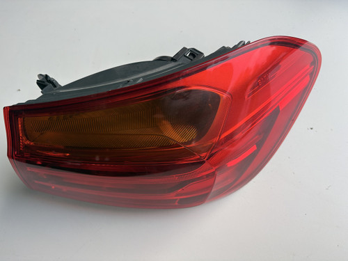 BMW M4 F32 F33 F83 F83 USED GENUINE RH OUTER TAIL LIGHT 6321 7296098