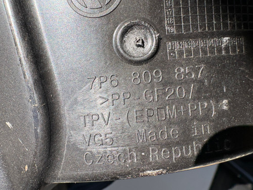VW TOAUREG 7P USED FUEL FLAP 7P6 809 857  IN BLUE H5X PAINT CODE