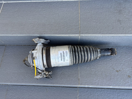 VW TOUAREG V6 3L TDI USED RHR AIR SHOCK 7P6 616 020 J