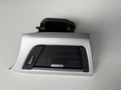 BMW F30 USED RH DASH AIR VENT 9231995-09