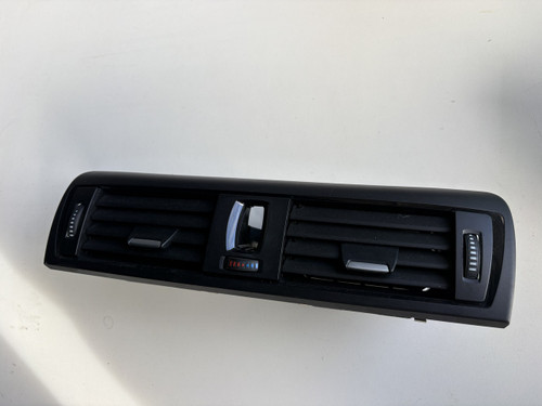BMW F20 USED CENTRE AIR VENT 9207116-13
