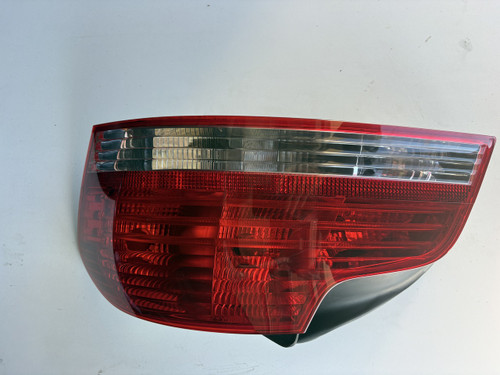 BMW E82 E88 1 SERIES USED GENUINE RH TAIL LIGHT 63 21 7 285 642 - 01