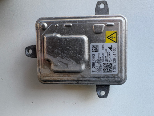 BMW F30 USED ZENON HEADLIGHT CONTROL MODULE 7 296 090