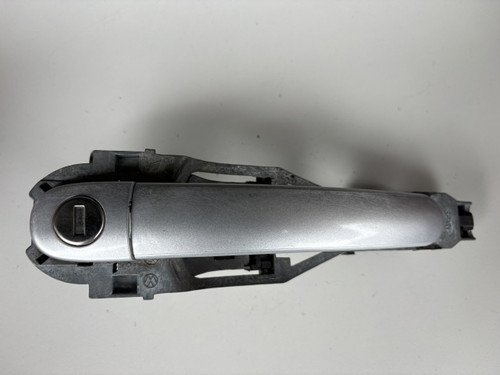 VW POLO 9N USED RHF OUTER DOOR HANDLE