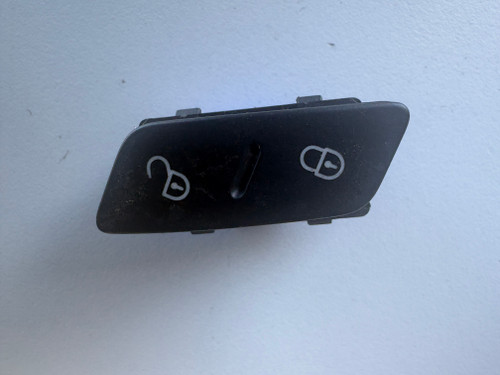 VW TIGUAN USED CENTRAL LOCKING SWITCH 1K0 962 126 B