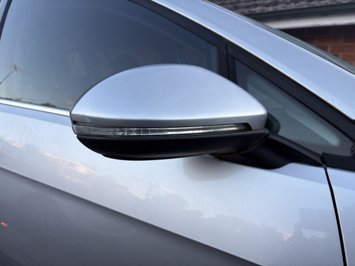 VW GOLF MK 7 USED RH DOOR MIRROR IN SILVER STANDARD TYPE A7W PAINT CODE
