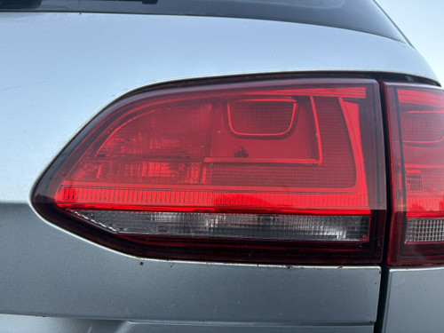 VW GOLF MK7 WAGON USED RH INNER TAIL LIGHT  5G9 945 094 E
