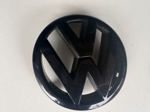 VW POLO 6R GTI USED GRILLE BADGE IN BLACK 6R0 853 600 A