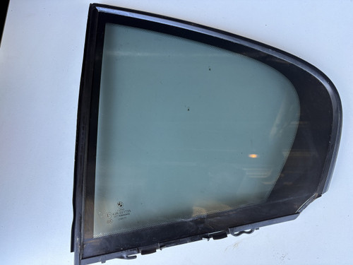 BMW F30 USED LHR QUARTER GLASS