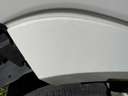 VW AMAROK USED LHF GUARD FLARE IN WHITE B9A PAINT CODE