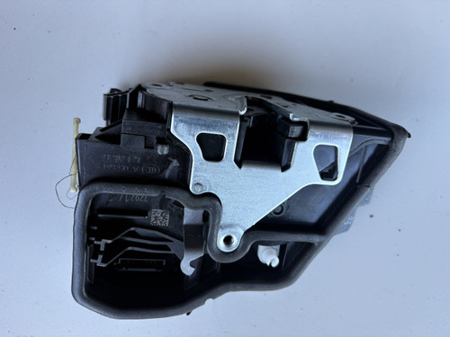 BMW F30 USED LHR DOOR LOCK MECHANISM 7202147