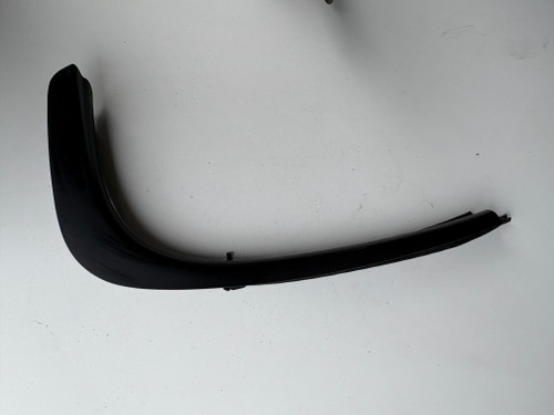 BMW F30 USED LHR GUTTER MOULD IN BLACK