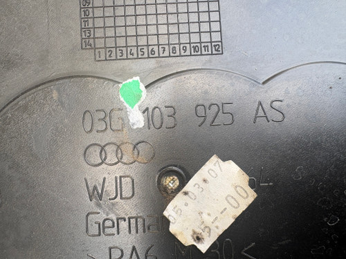 AUDI A4 B7 BRE ENGINE USED ENGINE COVER  03G 103 925 AS