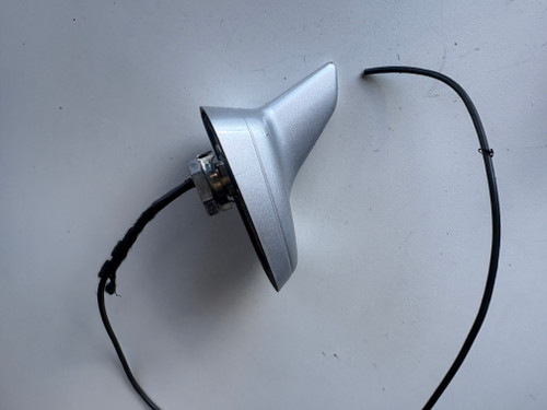 AUDI TT 8J USED ROOF ANTENNA 8J8 035 503 E