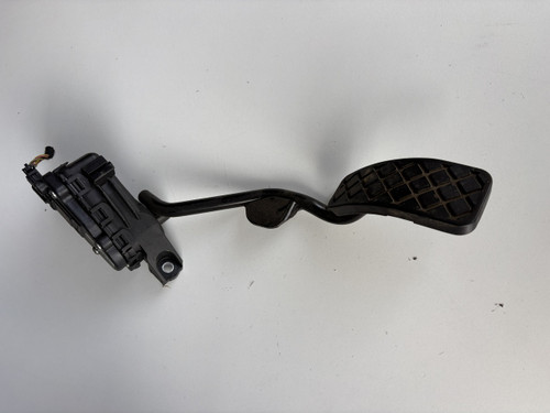AUDI A4 B7 2L TDI USED ACCELERATOR PEDAL 8E2 721 523 J