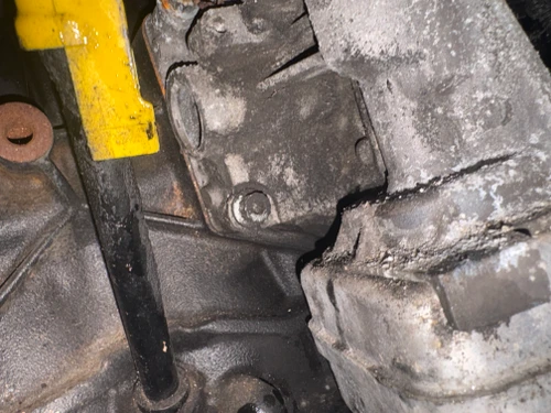 GOLF MK5 1.9 RID BKC USED OIL FILTER HOUSING