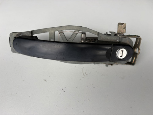 VW TRANSPORTER T5 USED RHF OUTER DOOR HANDLE WITH CARRIER
