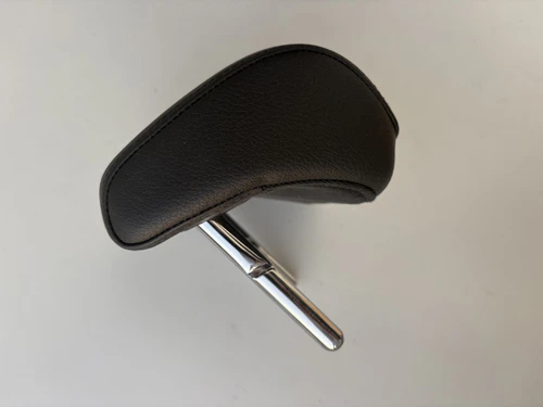 AUDI A3 8V USED BLACK LEATHER REAR CENTRE HEAD REST