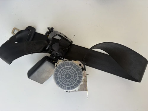 AUDI A3 8V USED REAR CENTRE SEAT BELT WITH BUCKLE 8V0 857 740 QVZ