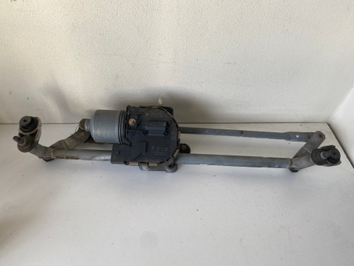 VW GOLF MK6 USED WINDSCREEN WIPER MOTOR AND LINKAGES 1K2 955 199 E 1K2 955 023 G